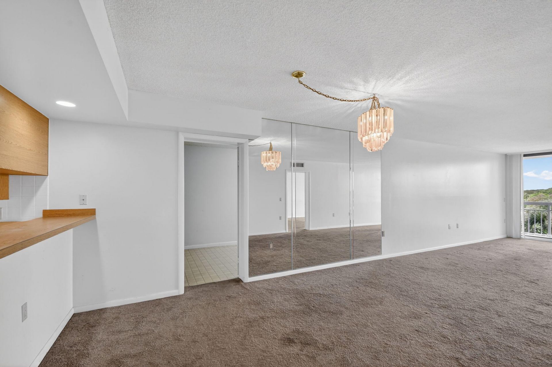 2421 Village Boulevard, Unit 406, West Palm Beach, FL 33409 Photo