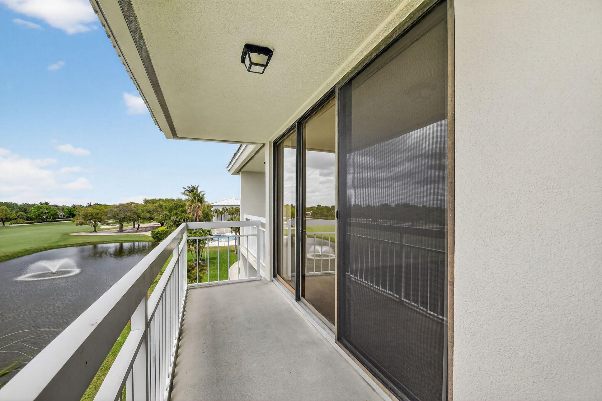 2421 Village Boulevard, Unit 406, West Palm Beach, FL 33409 Photo