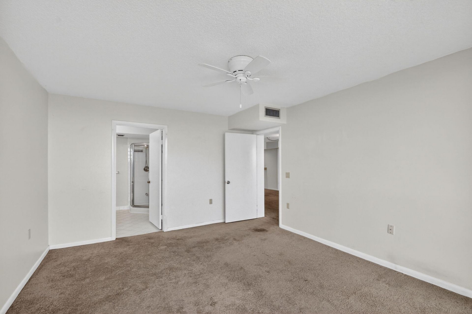 2421 Village Boulevard, Unit 406, West Palm Beach, FL 33409 Photo