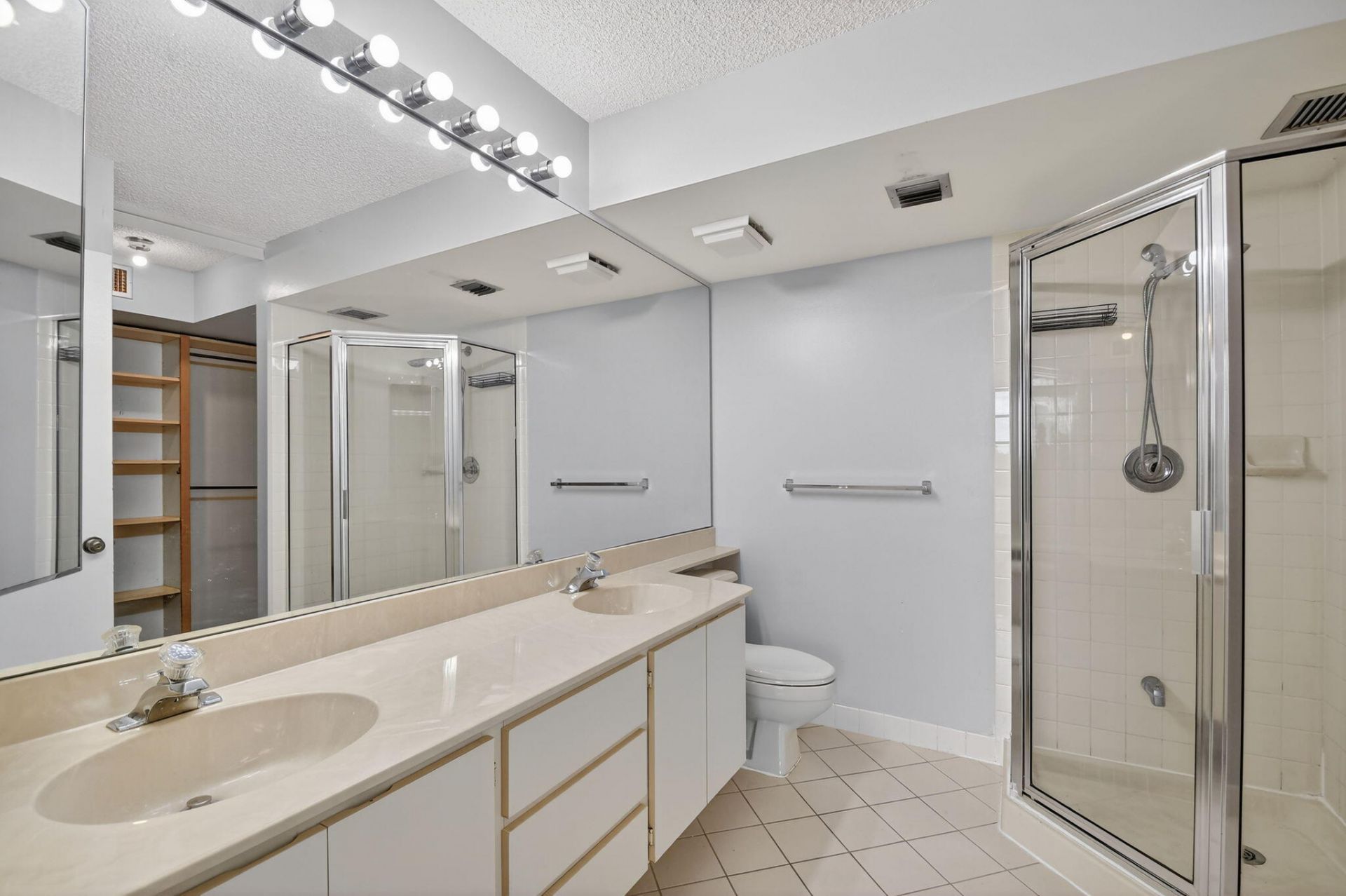 2421 Village Boulevard, Unit 406, West Palm Beach, FL 33409 Photo