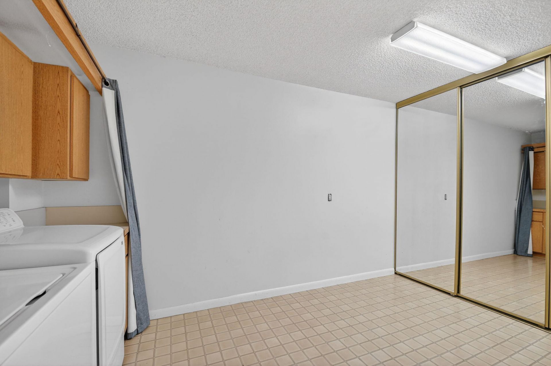 2421 Village Boulevard, Unit 406, West Palm Beach, FL 33409 Photo