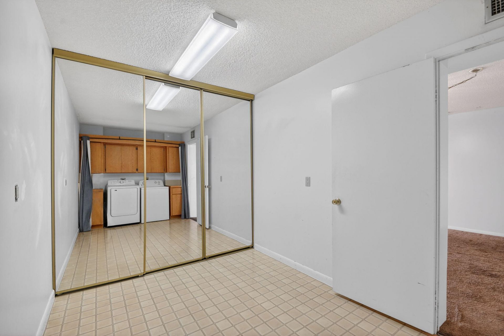 2421 Village Boulevard, Unit 406, West Palm Beach, FL 33409 Photo