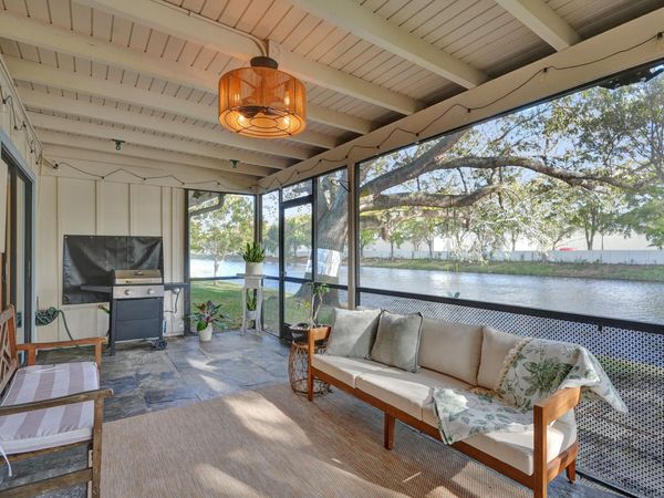 7826 NW 60th St, Tamarac, FL 33321