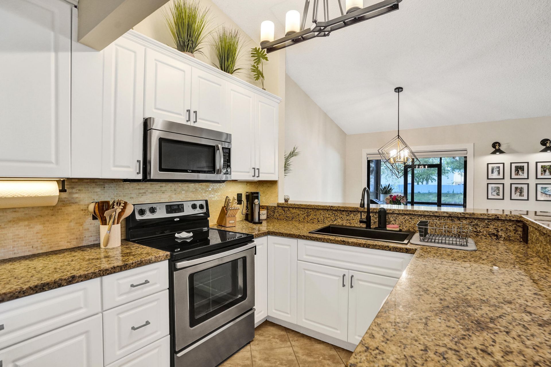 7826 NW 60th Street, Tamarac, FL 33321 Photo