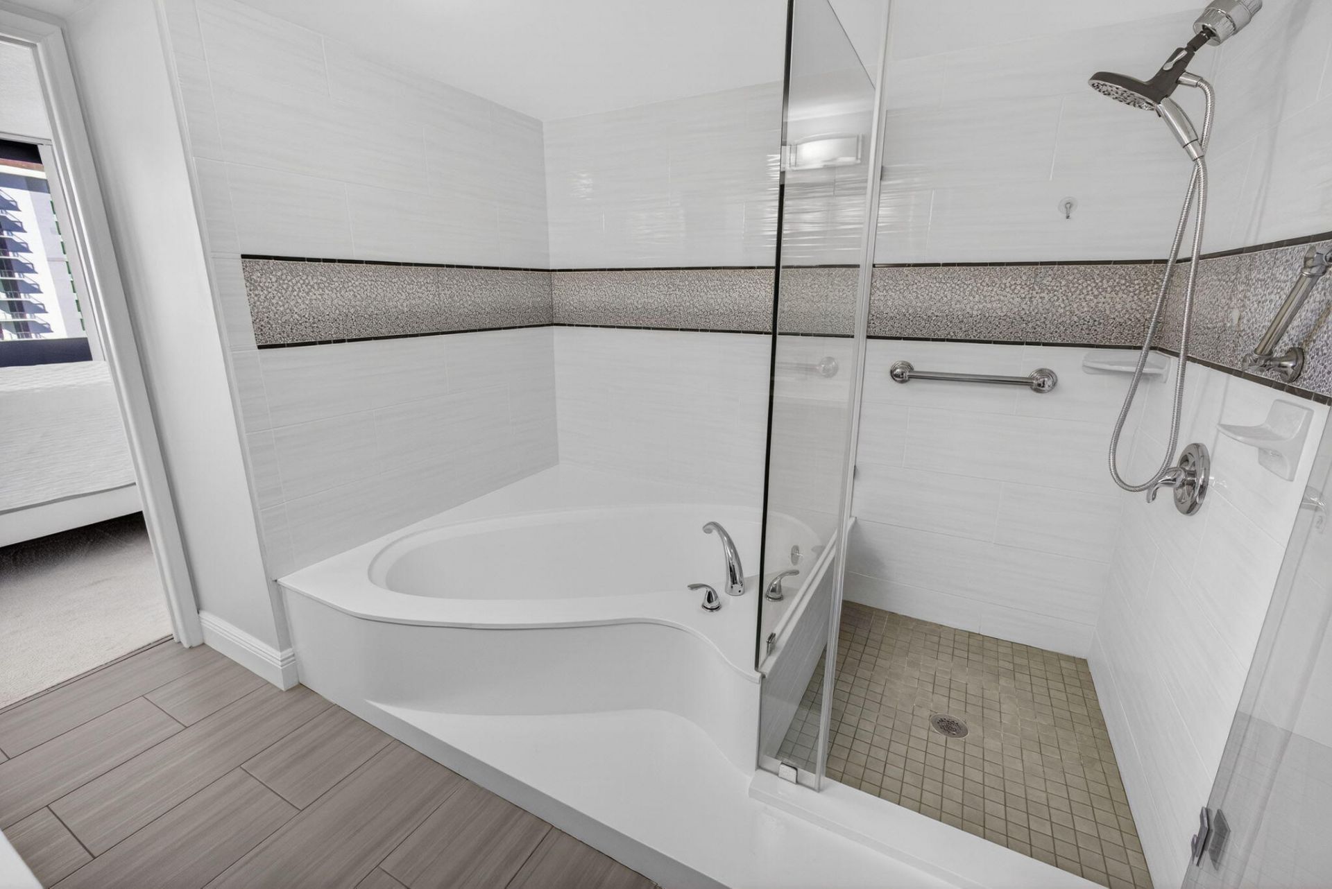 4200 N Ocean Drive, Unit 2-1706, Riviera Beach, FL 33404 Photo