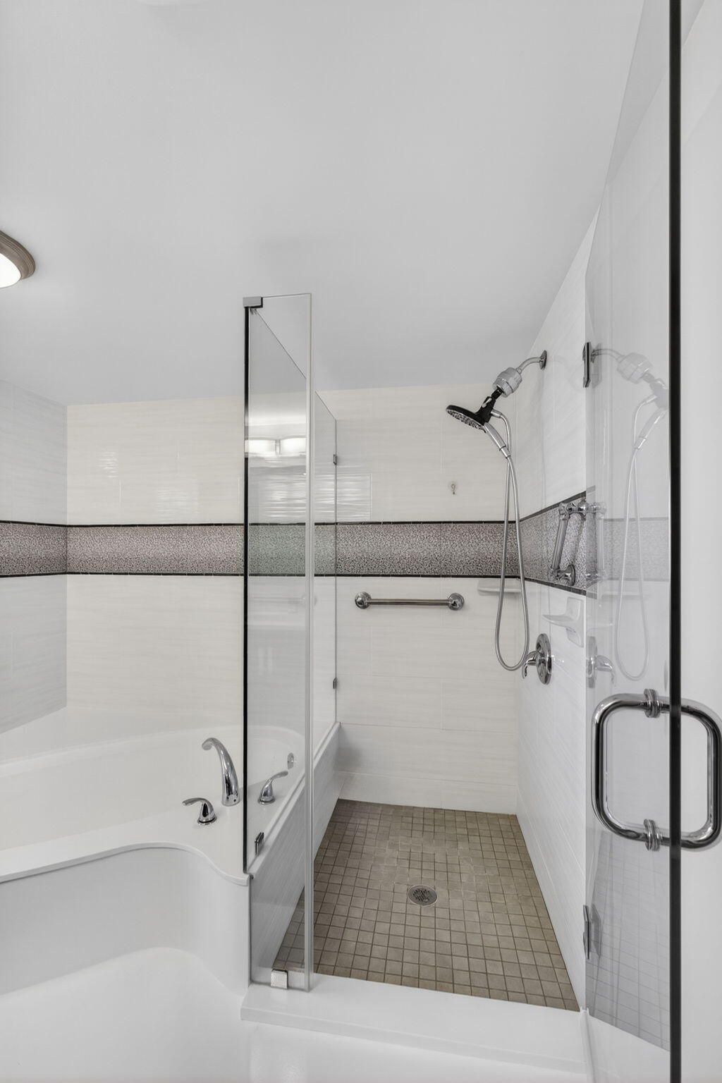 4200 N Ocean Drive, Unit 2-1706, Riviera Beach, FL 33404 Photo