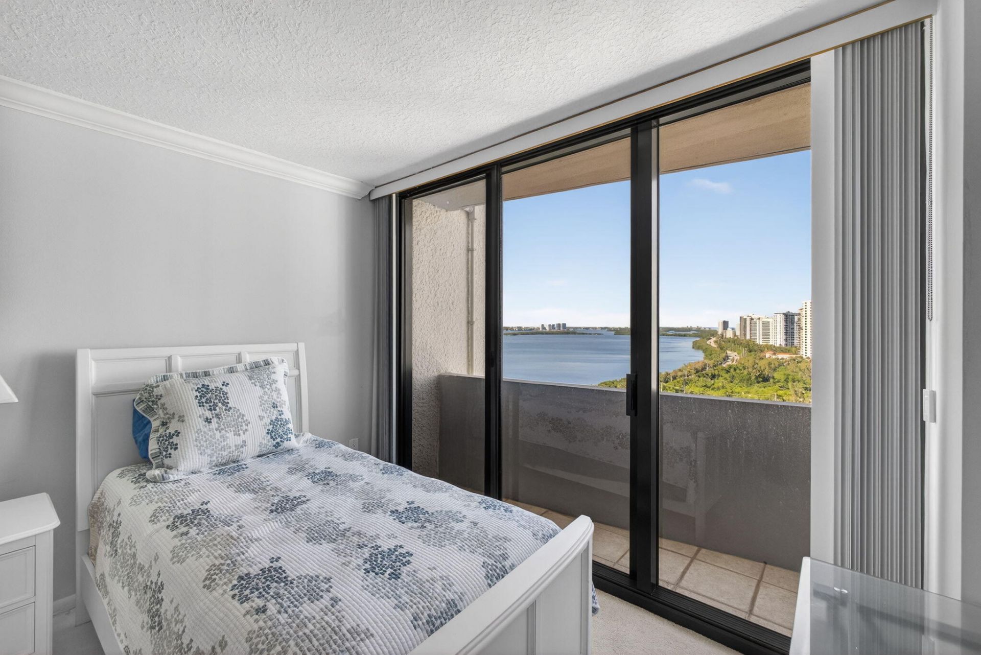 4200 N Ocean Drive, Unit 2-1706, Riviera Beach, FL 33404 Photo