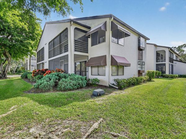 5040 Rose Hill Dr, Unit 206, Boynton Beach, FL 33437