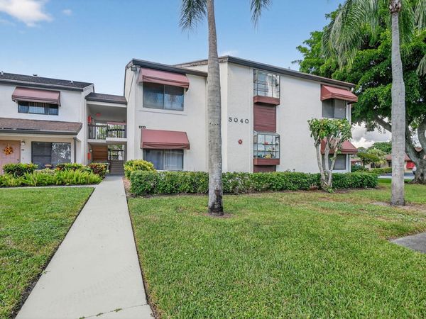 5040 Rose Hill Dr, Unit 206, Boynton Beach, FL 33437