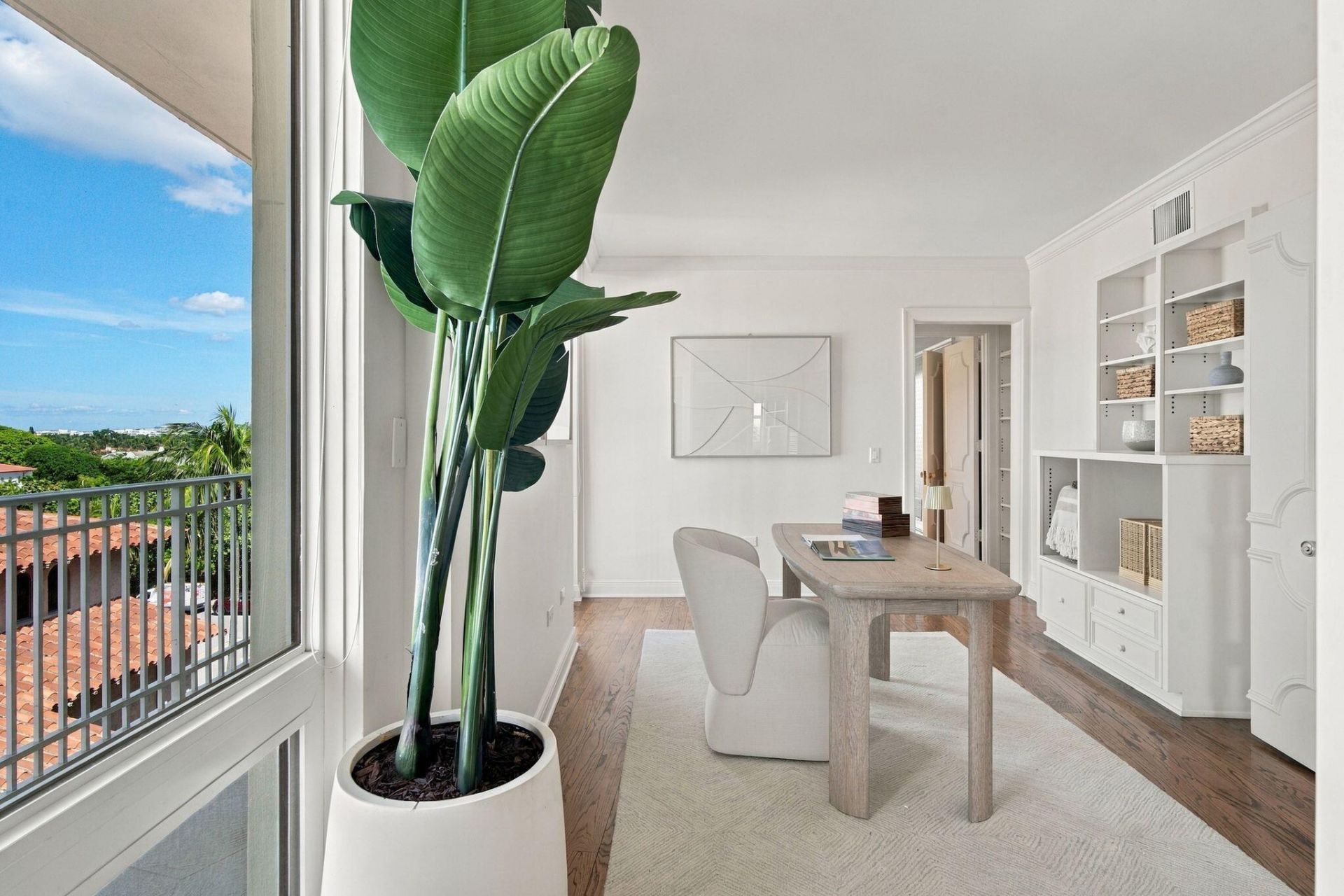 100 Royal Palm Way, Unit G5, Palm Beach, FL 33480 Photo