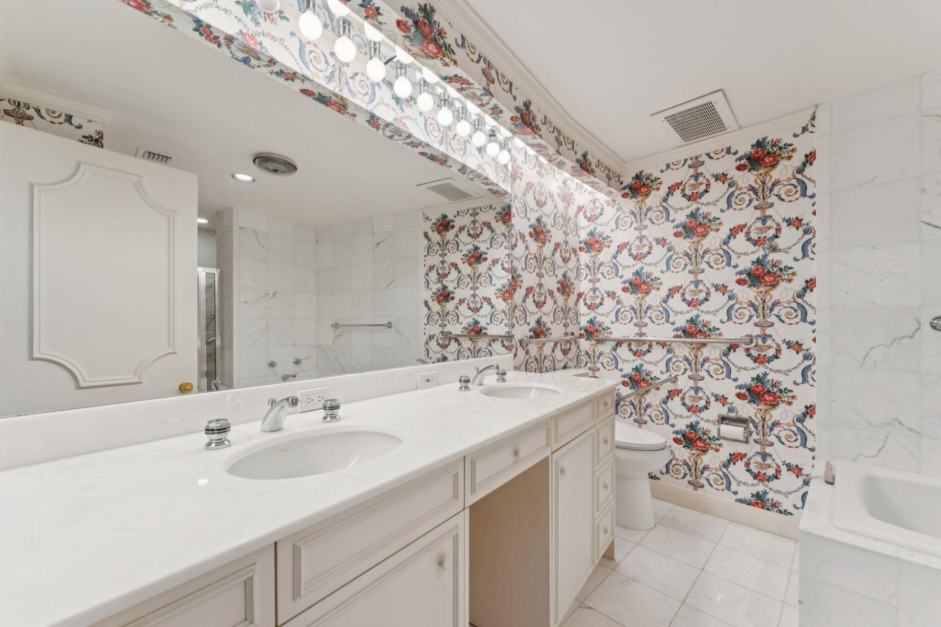 100 Royal Palm Way, Unit G5, Palm Beach, FL 33480 Photo