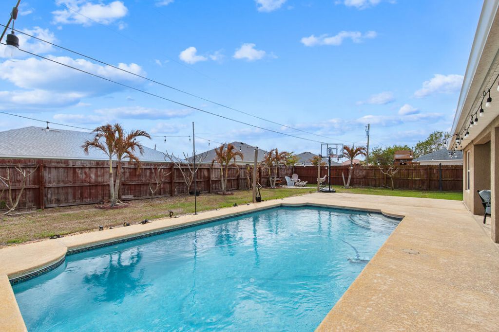 4633 SW Junietta Terrace, Port Saint Lucie, FL 34953 Photo