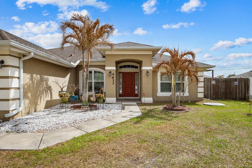 4633 SW Junietta Terrace, Port Saint Lucie, FL 34953 Photo