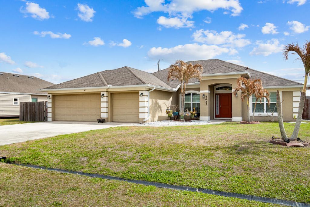 4633 SW Junietta Terrace, Port Saint Lucie, FL 34953 Photo