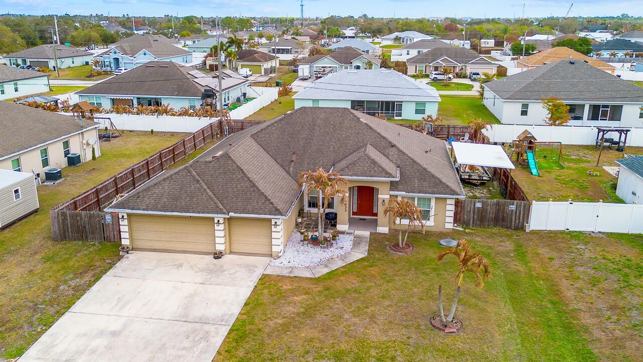 4633 SW Junietta Terrace, Port Saint Lucie, FL 34953 Photo