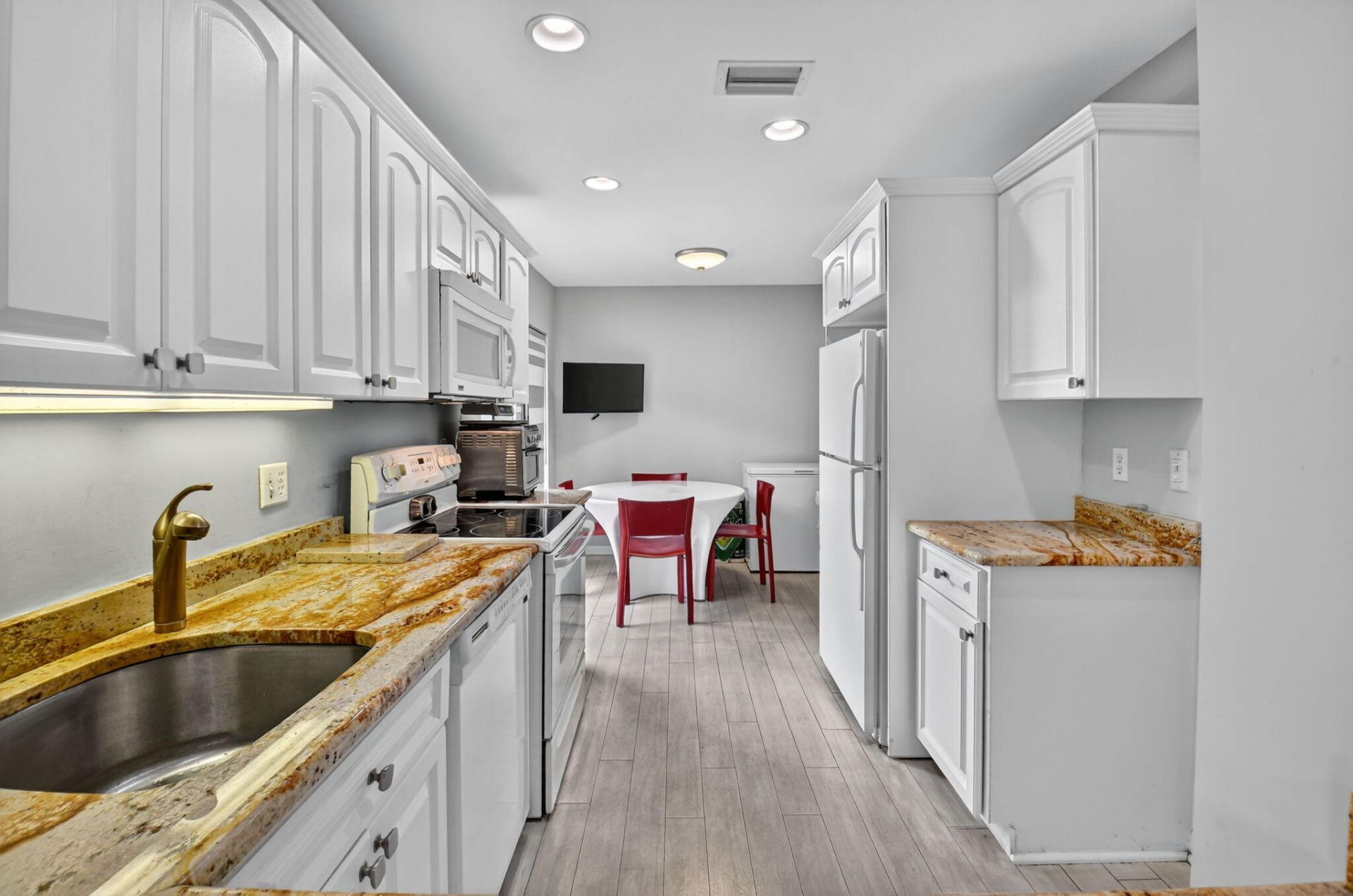 8 Stratford Drive E, Unit C, Boynton Beach, FL 33436 Photo