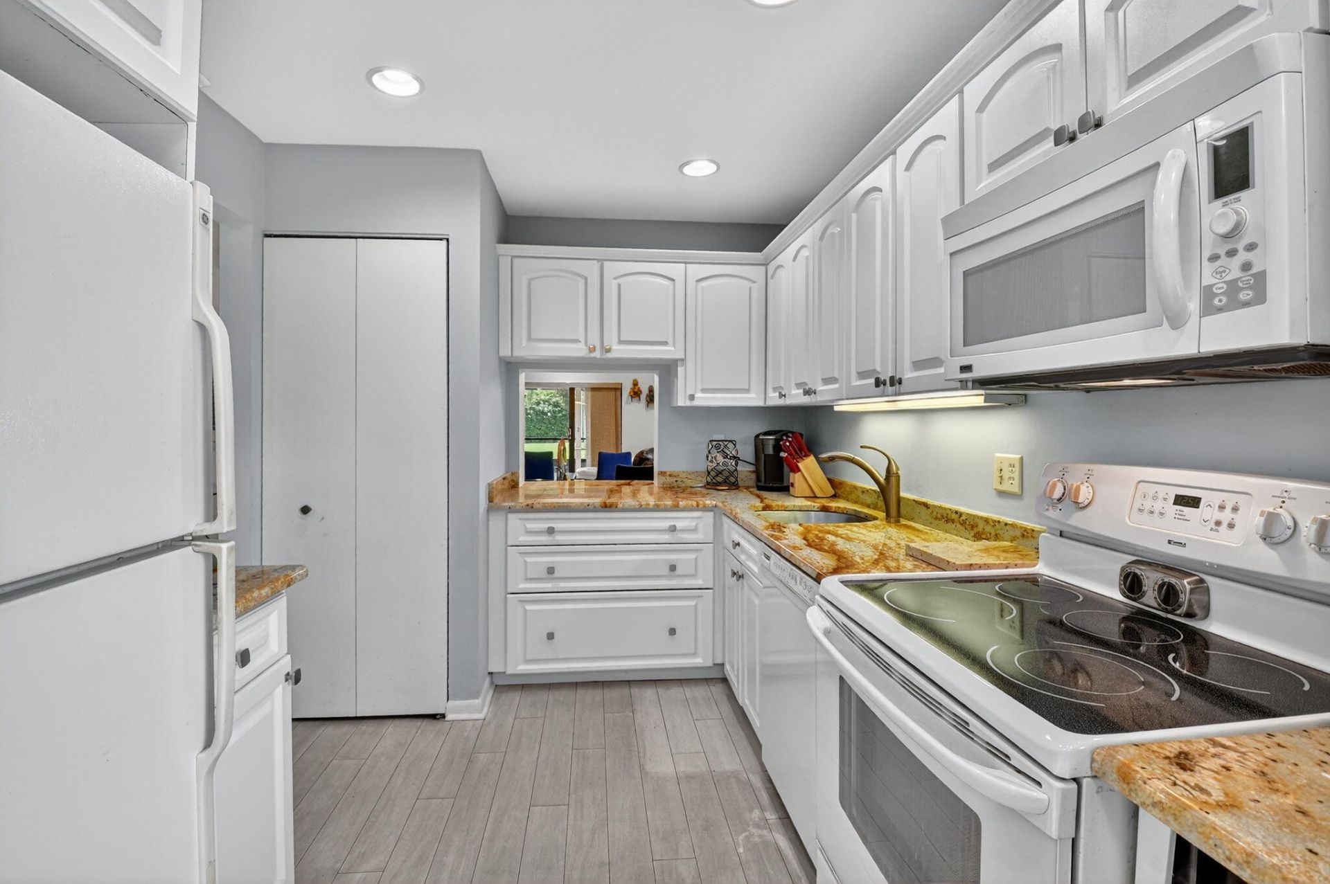 8 Stratford Drive E, Unit C, Boynton Beach, FL 33436 Photo