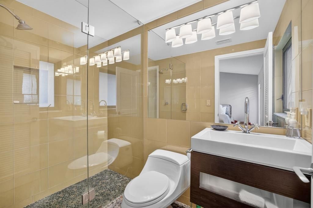 210 Washingtonia Avenue, Lauderdale by the Sea, FL 33308 Photo