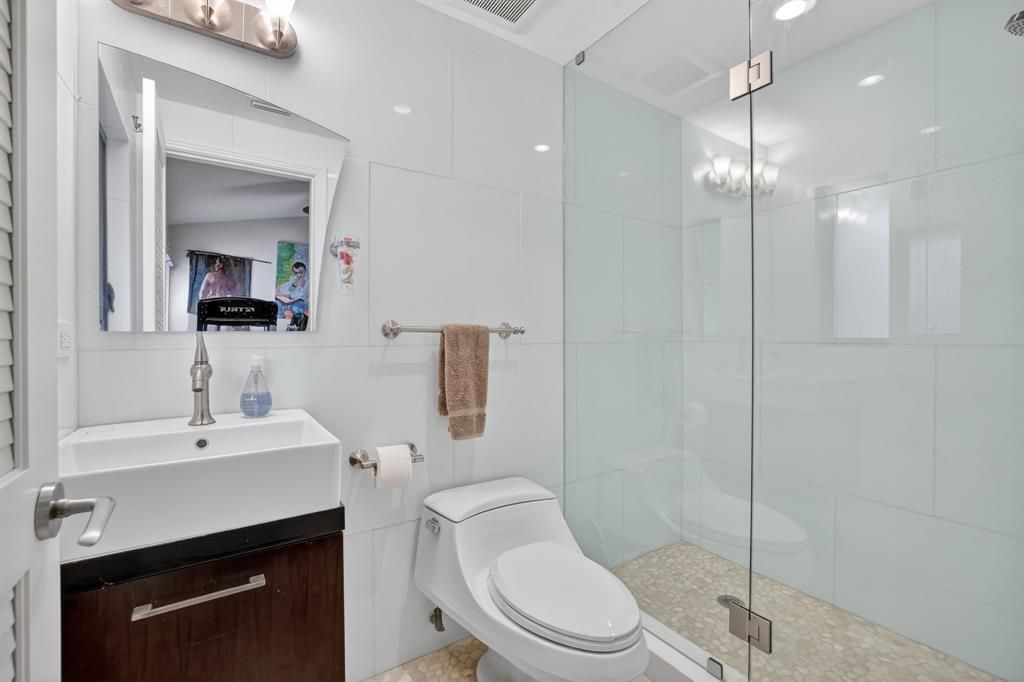 210 Washingtonia Avenue, Lauderdale by the Sea, FL 33308 Photo