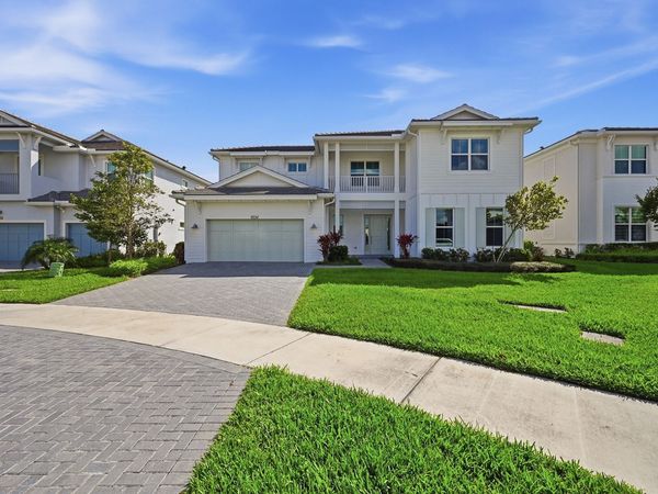 9334 Crestview Circle, Palm Beach Gardens, FL 33412