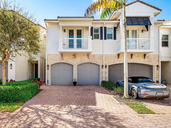 100 NW 69th Circle, Unit 44, Boca Raton, FL 33487