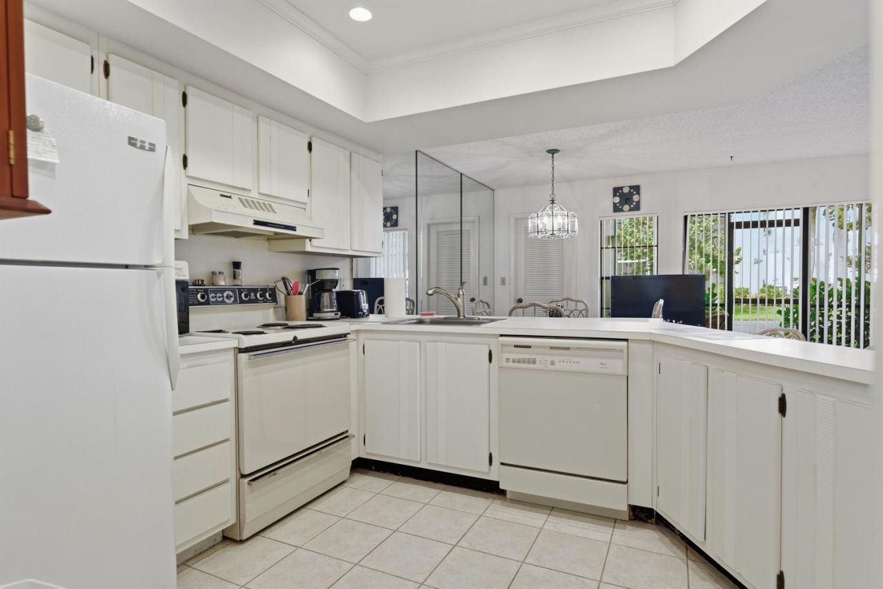 1605 S Us Highway 1, Unit V6-106, Jupiter, FL 33477 Photo