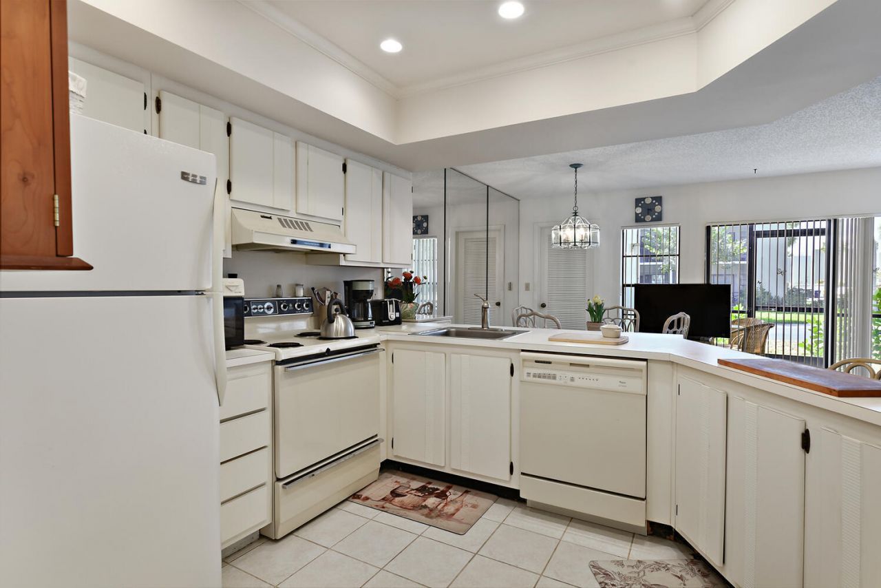 1605 S Us Highway 1, Unit V6-106, Jupiter, FL 33477 Photo