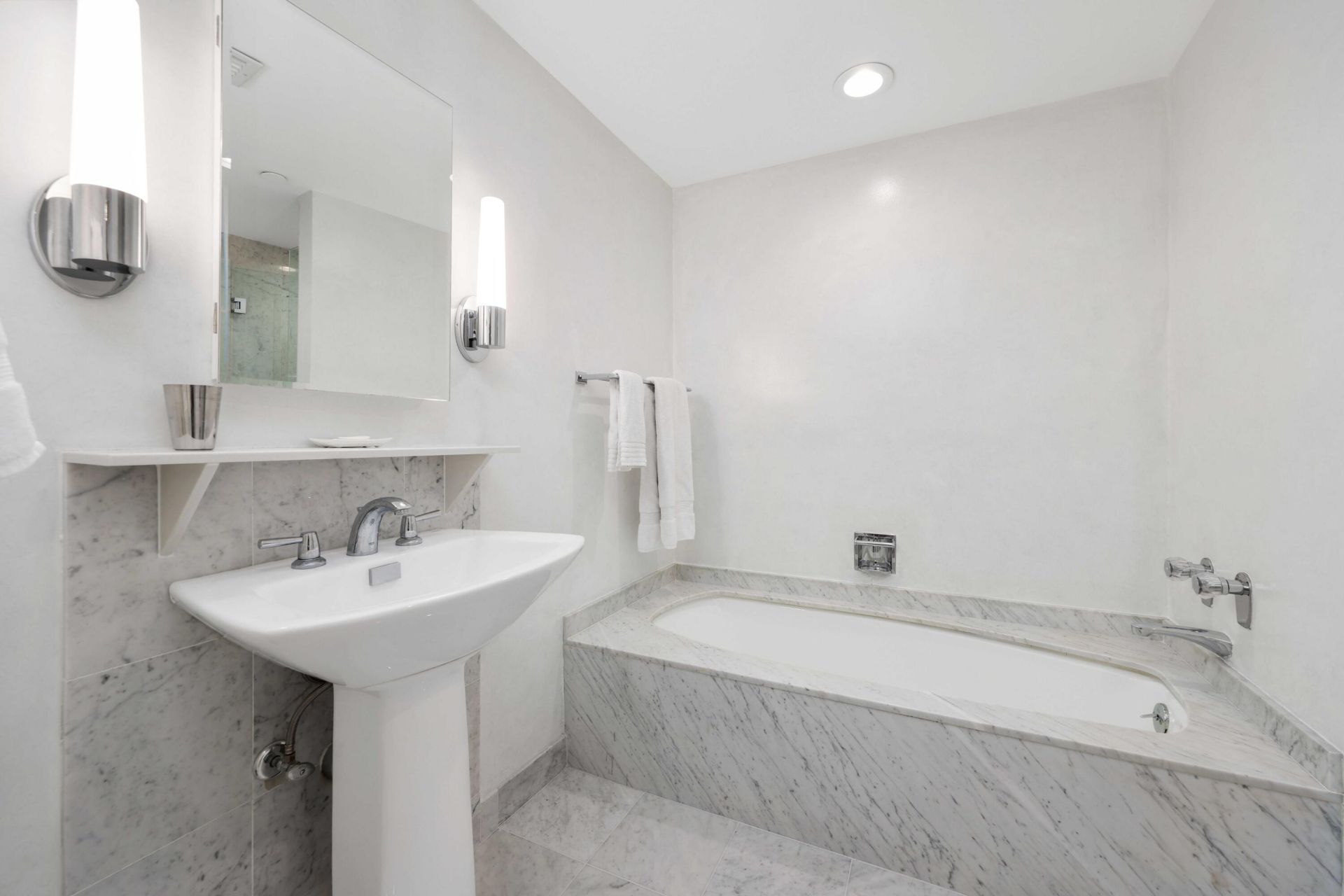 150 Bradley Place, Unit 415, Palm Beach, FL 33480 Photo