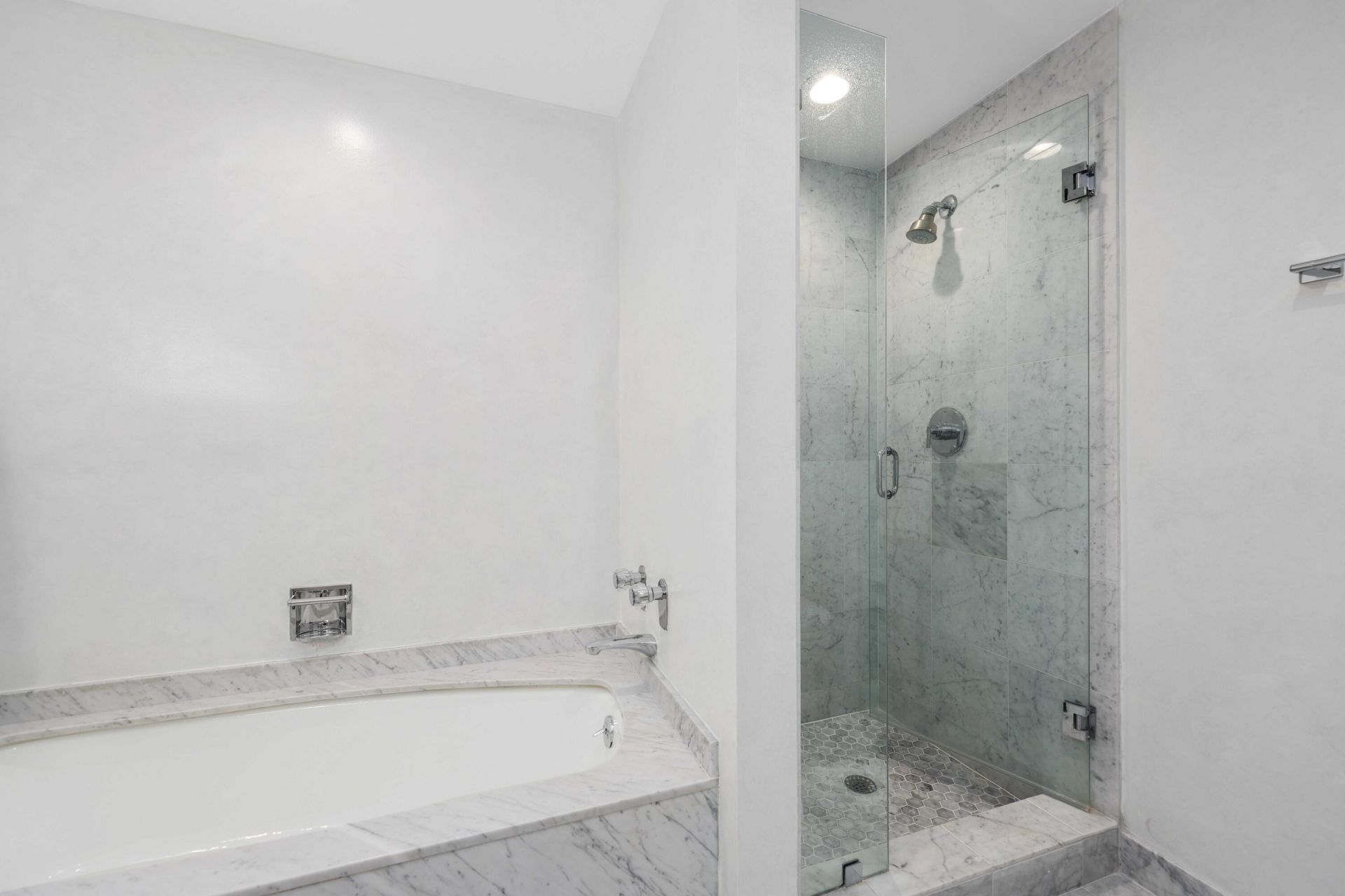 150 Bradley Place, Unit 415, Palm Beach, FL 33480 Photo