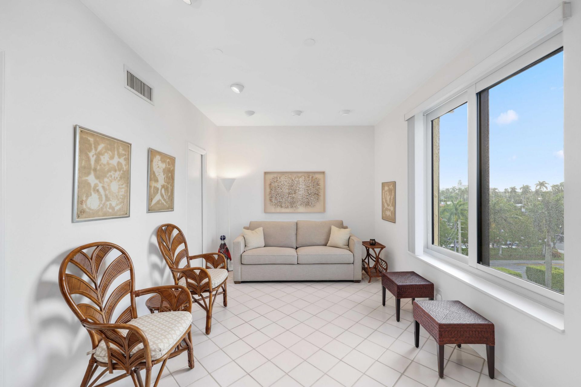 150 Bradley Place, Unit 415, Palm Beach, FL 33480 Photo