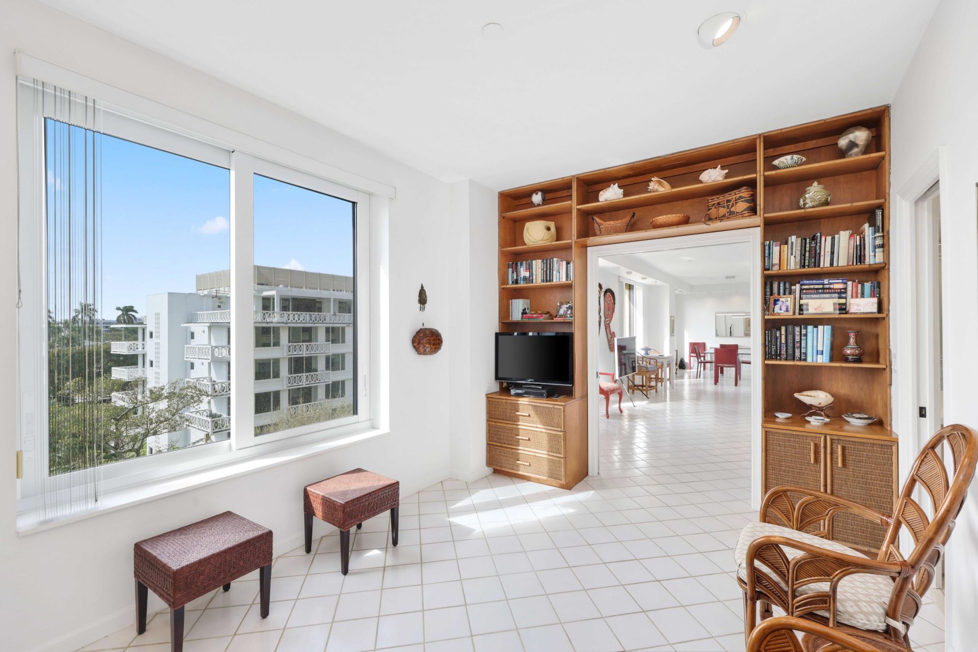 150 Bradley Place, Unit 415, Palm Beach, FL 33480 Photo