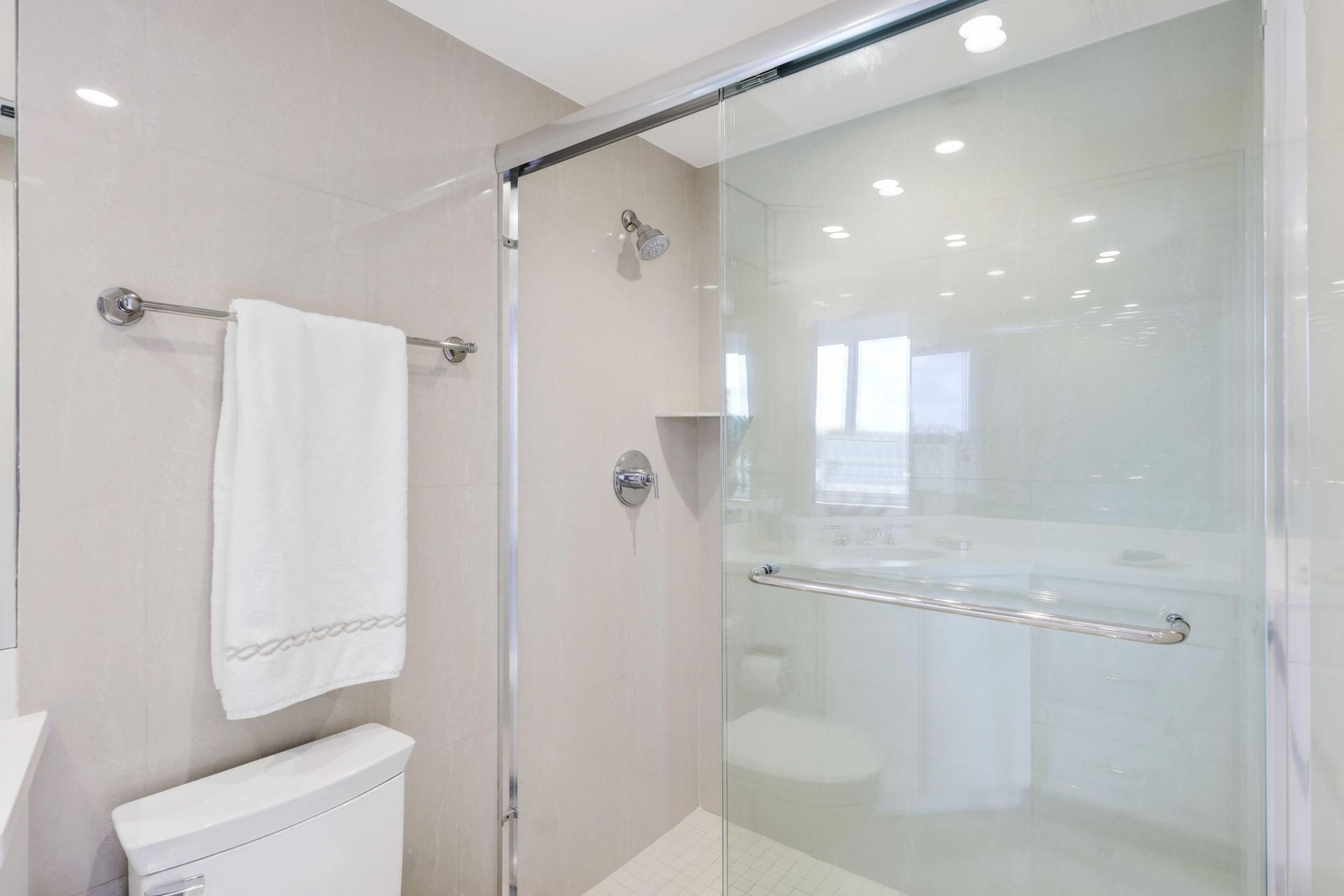 150 Bradley Place, Unit 415, Palm Beach, FL 33480 Photo