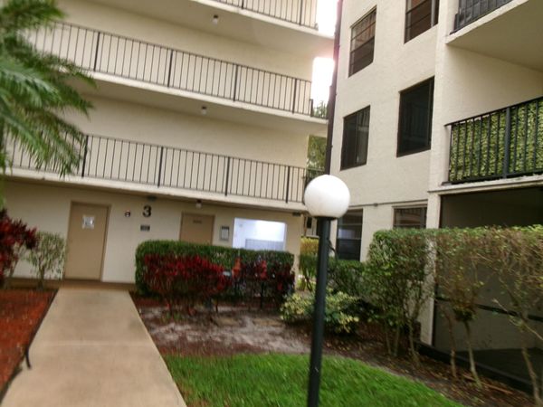 6190 Woodlands Blvd, Unit 309, Tamarac, FL 33319