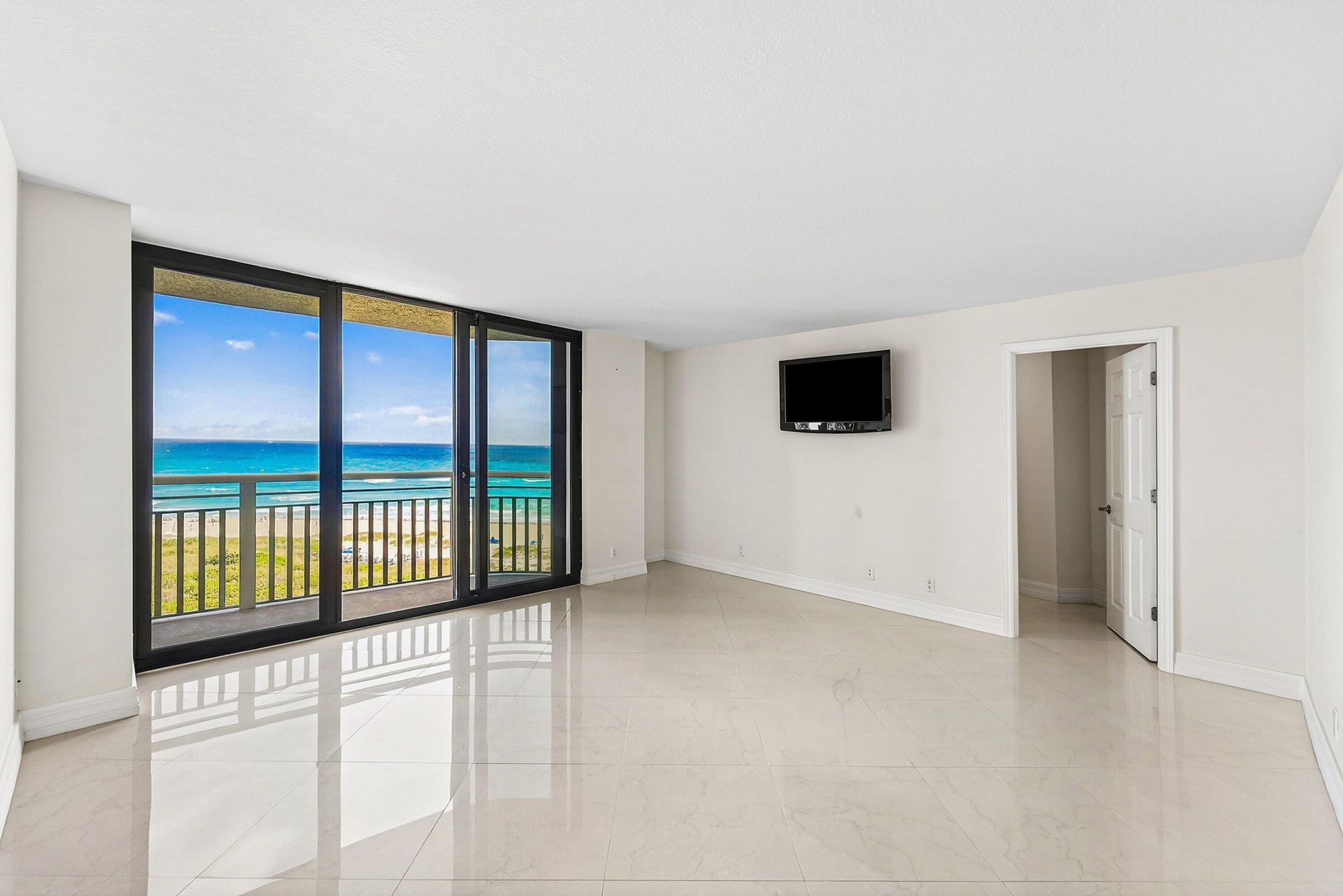 3000 N Ocean Drive, Unit 8-f, Singer Island, FL 33404 Photo