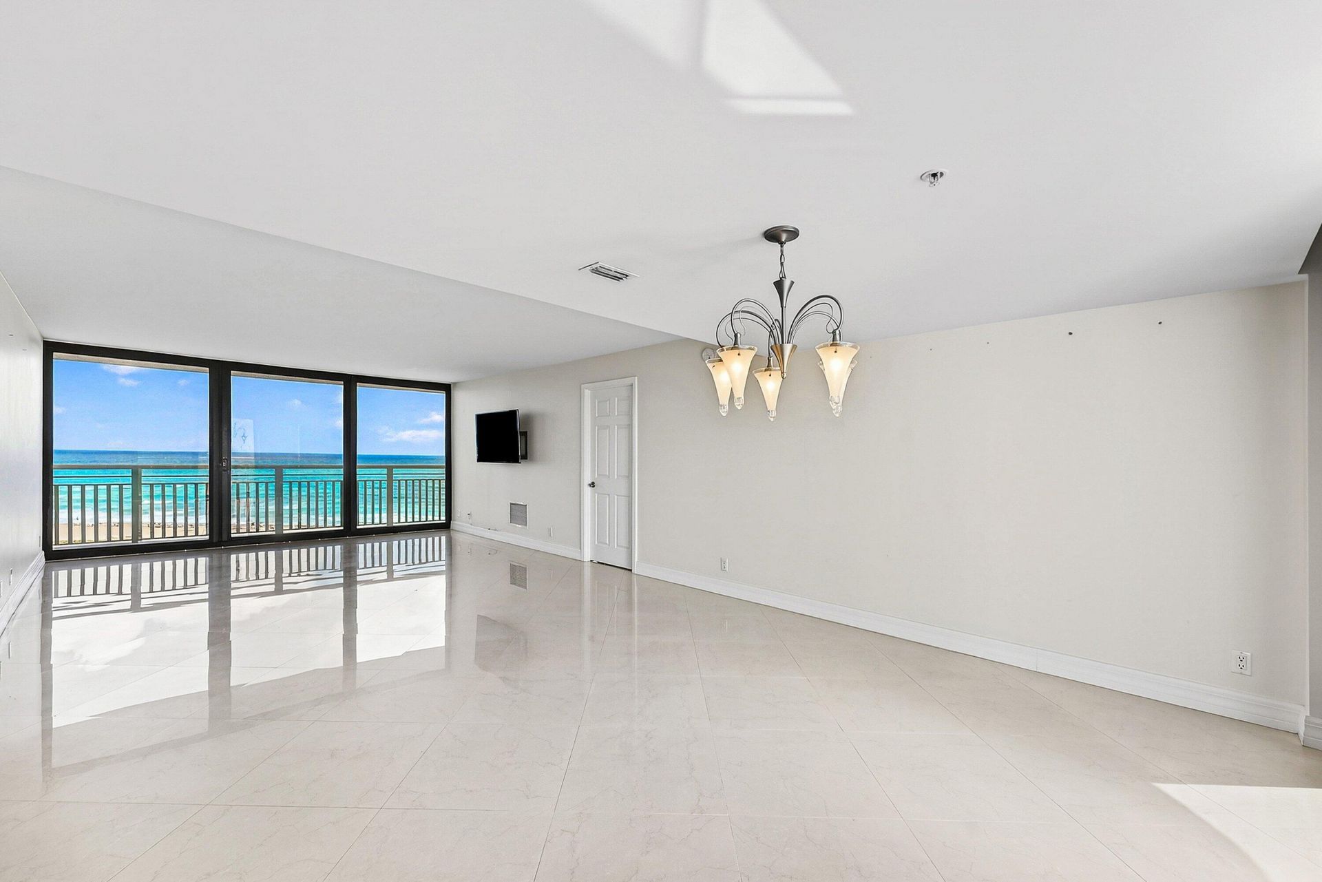 3000 N Ocean Drive, Unit 8-f, Singer Island, FL 33404 Photo