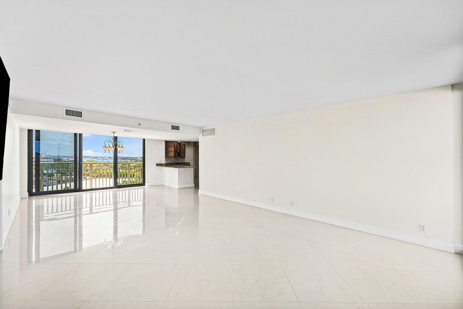 3000 N Ocean Drive, Unit 8-f, Singer Island, FL 33404 Photo