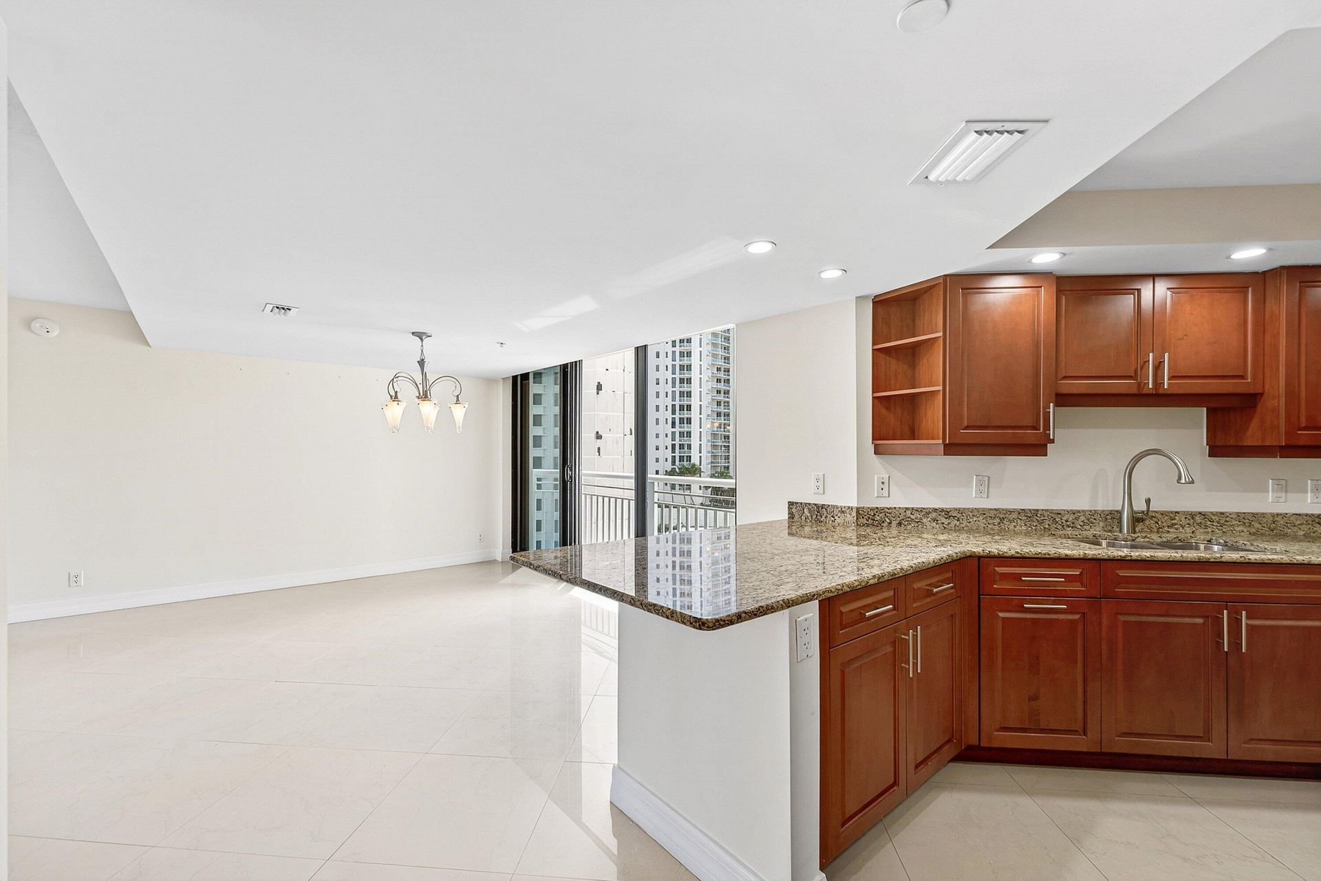 3000 N Ocean Drive, Unit 8-f, Singer Island, FL 33404 Photo