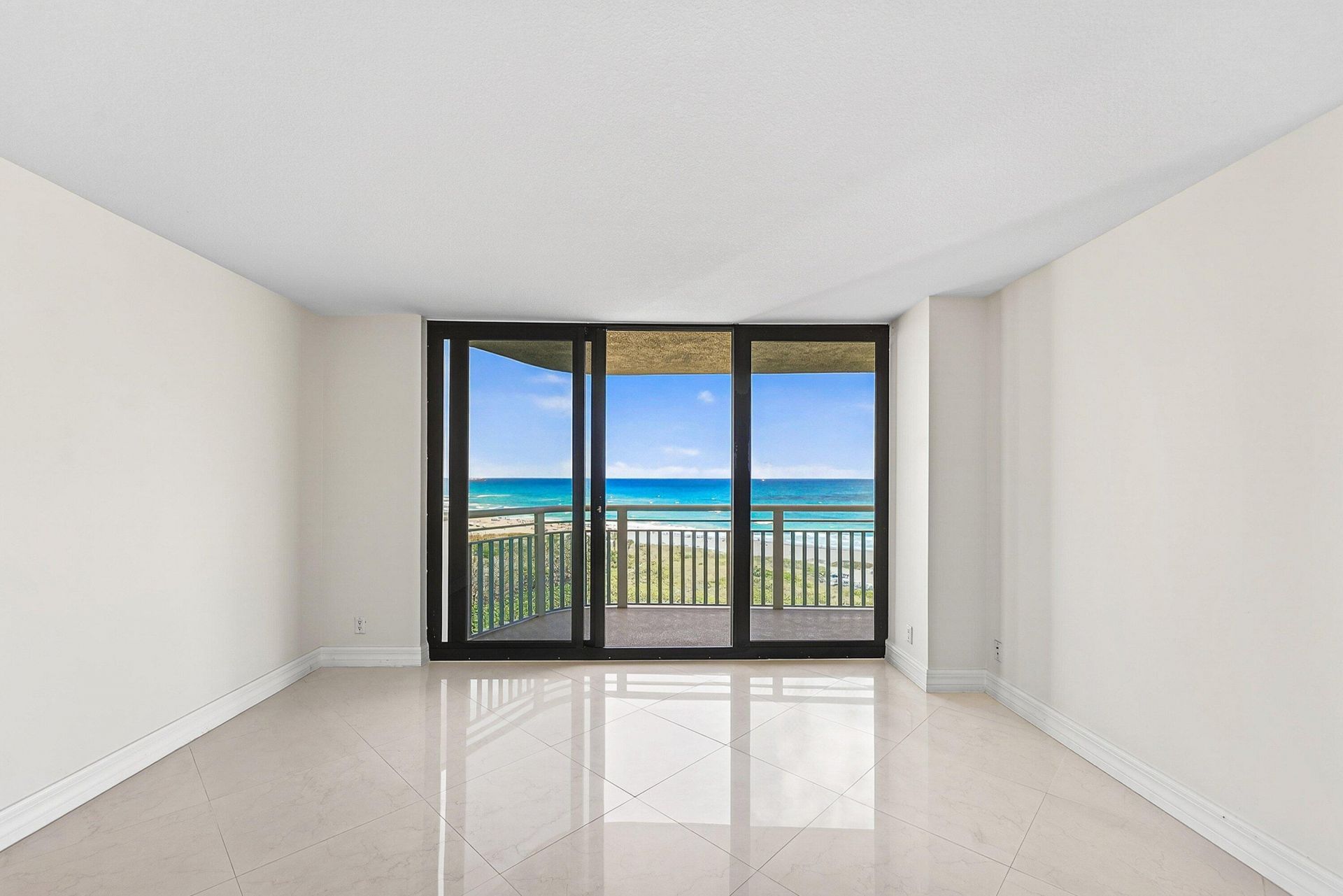 3000 N Ocean Drive, Unit 8-f, Singer Island, FL 33404 Photo