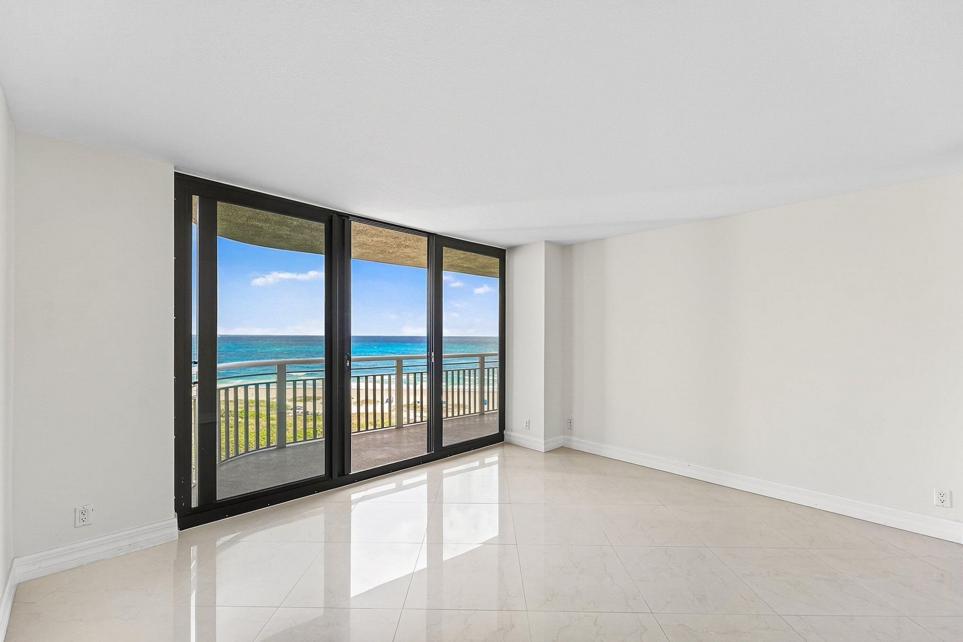 3000 N Ocean Drive, Unit 8-f, Singer Island, FL 33404 Photo