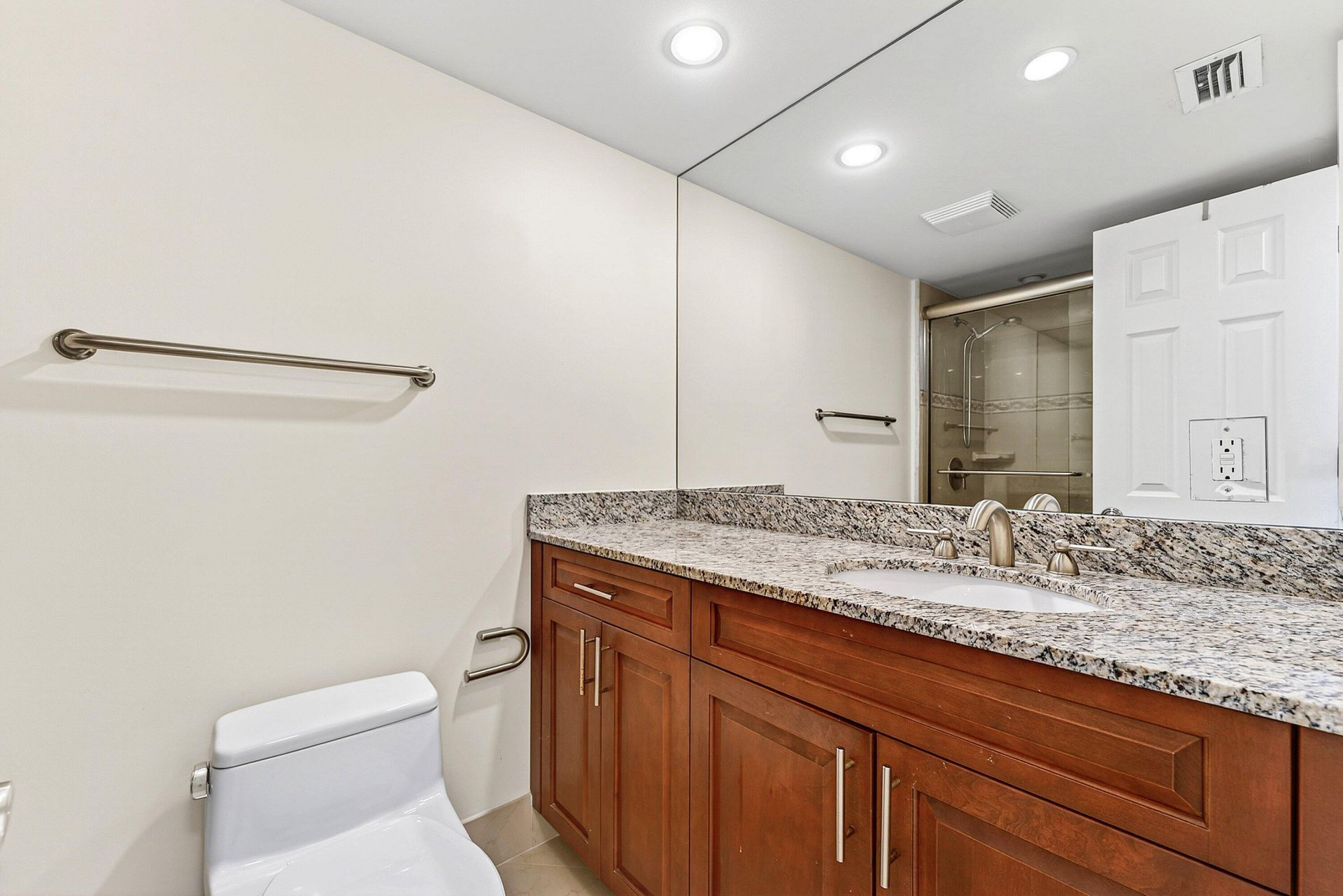 3000 N Ocean Drive, Unit 8-f, Singer Island, FL 33404 Photo