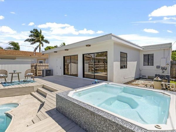 1227 N Ocean Breeze, Lake Worth Beach, FL 33460