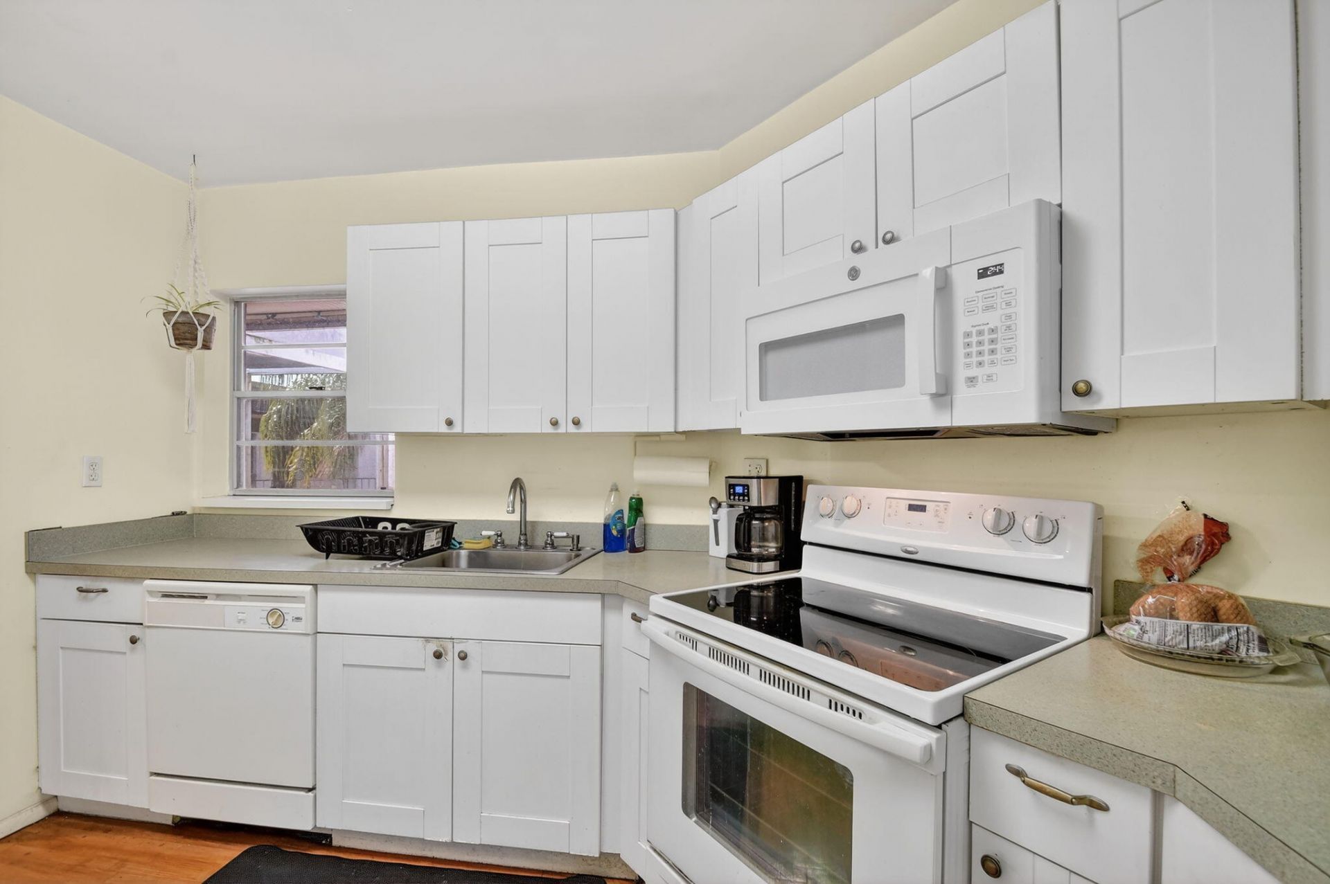 4 N Greenway Vlg Village N, Unit 206, Royal Palm Beach, FL 33411 Photo