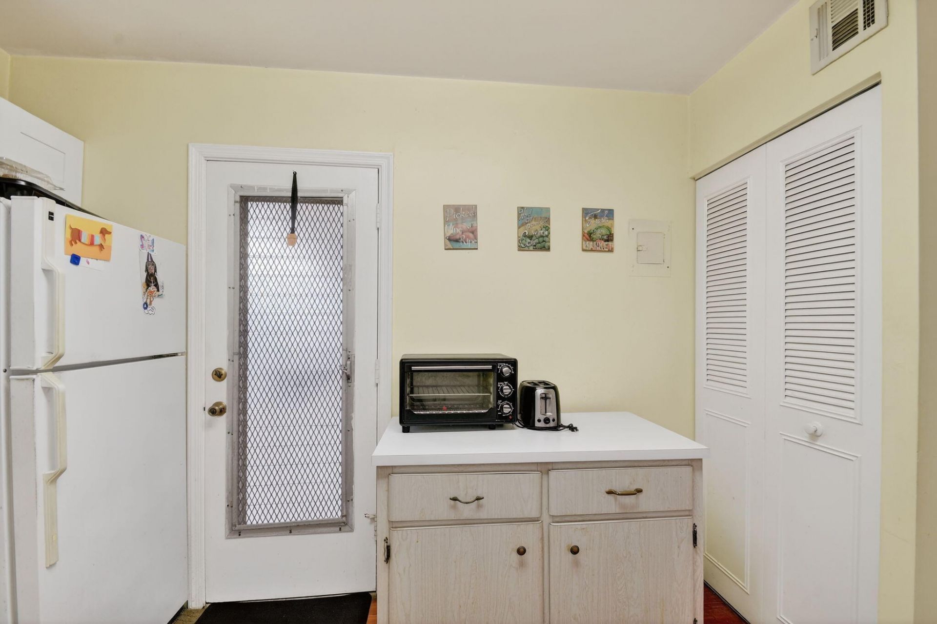 4 N Greenway Vlg Village N, Unit 206, Royal Palm Beach, FL 33411 Photo