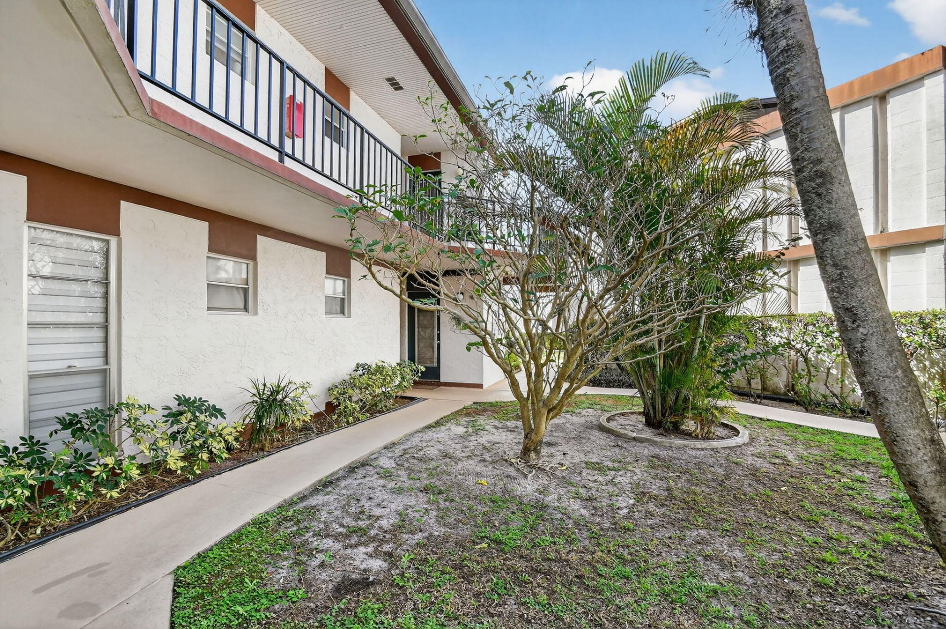 4 N Greenway Vlg Village N, Unit 206, Royal Palm Beach, FL 33411 Photo
