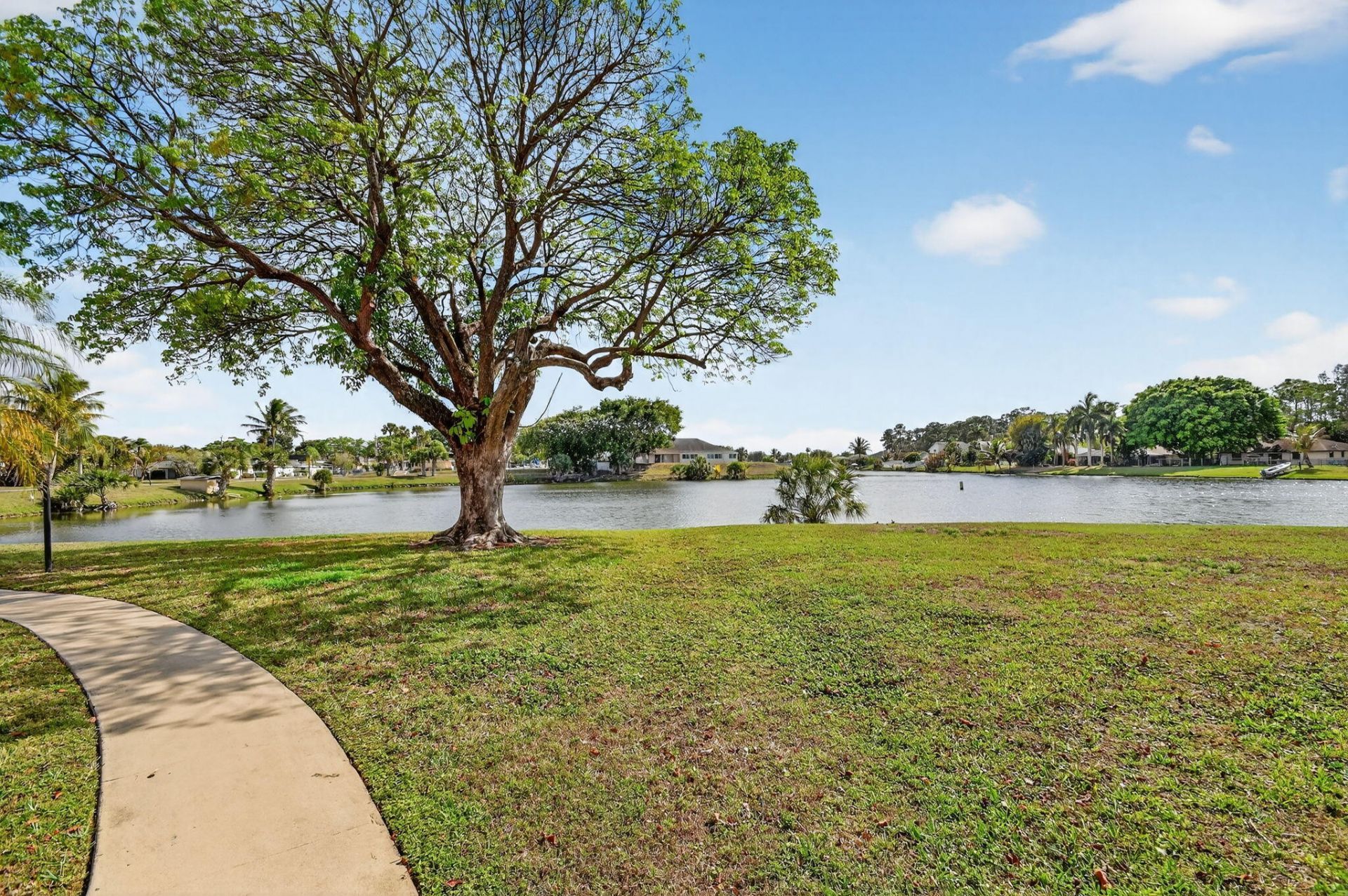 4 N Greenway Vlg Village N, Unit 206, Royal Palm Beach, FL 33411 Photo