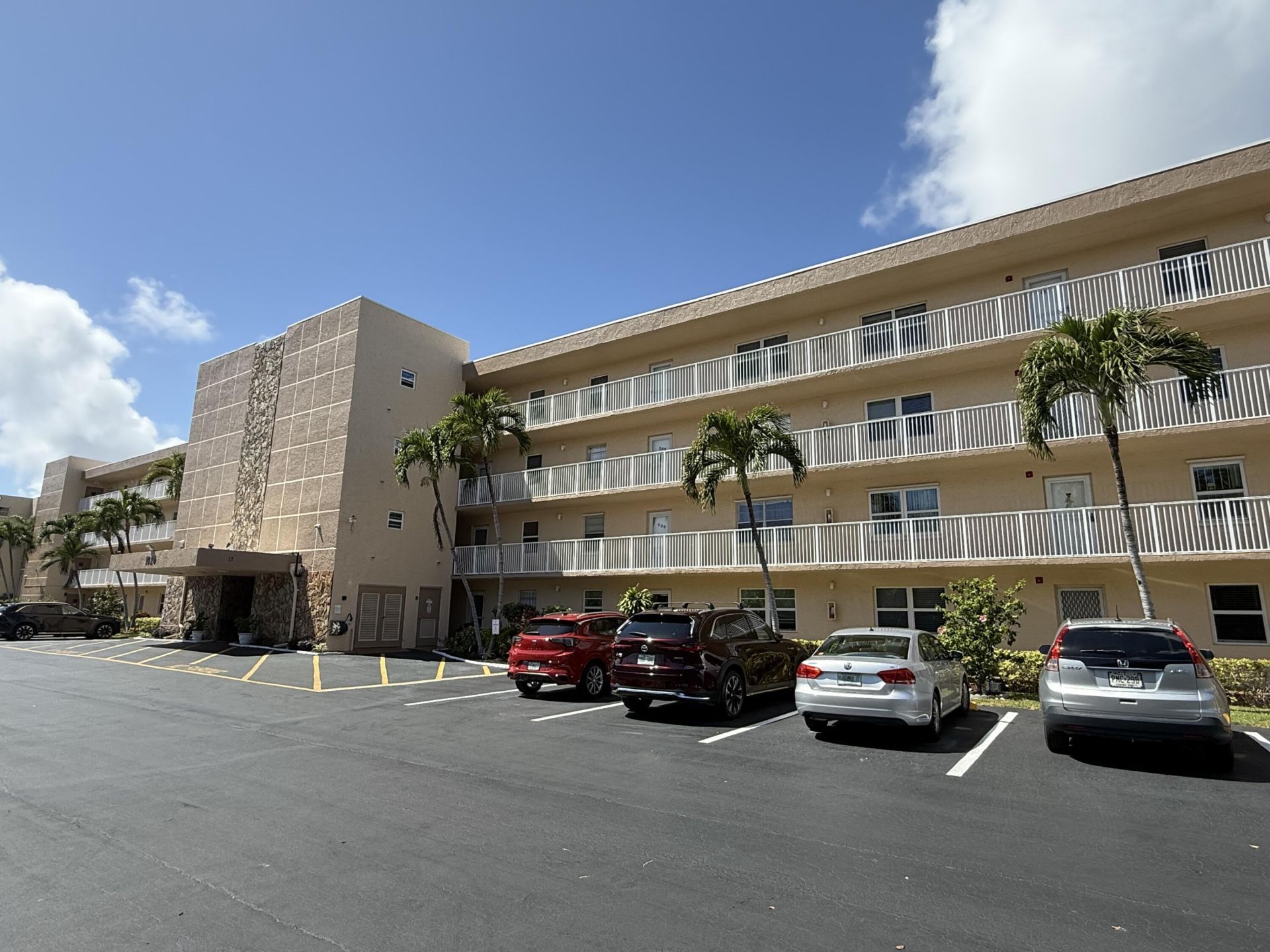 1024 SE 5th Avenue, Unit 308, Dania Beach, FL 33004 Photo