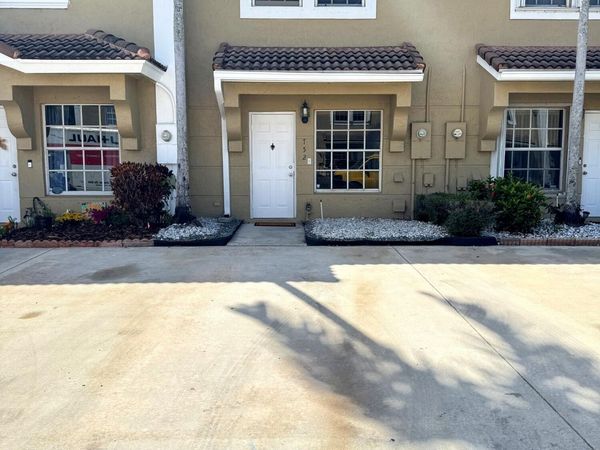 752 SW 122nd Terrace, Pembroke Pines, FL 33025