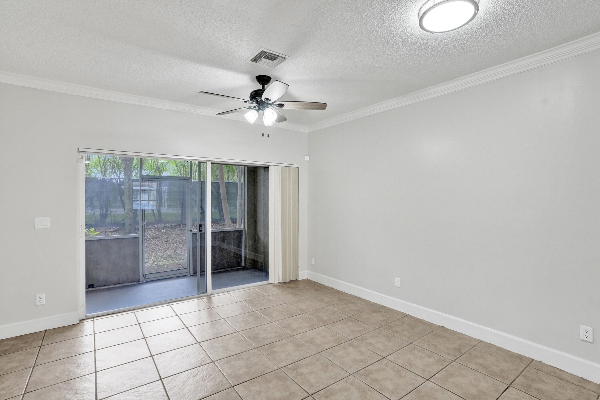 752 SW 122nd Terrace, Pembroke Pines, FL 33025 Photo