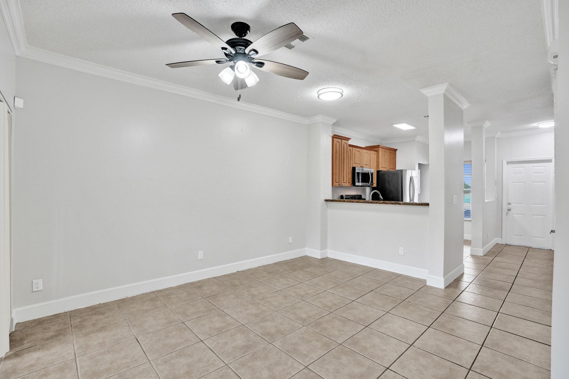 752 SW 122nd Terrace, Pembroke Pines, FL 33025 Photo