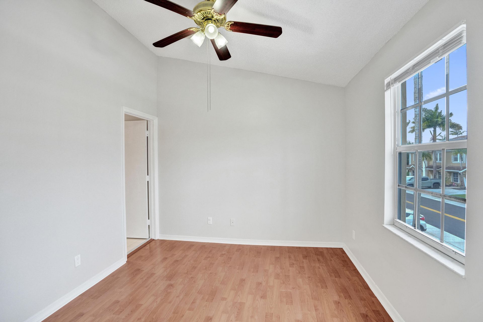 752 SW 122nd Terrace, Pembroke Pines, FL 33025 Photo